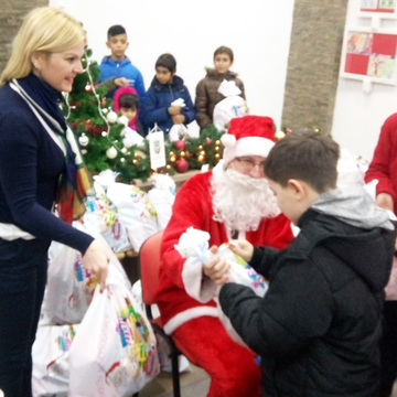 Град обезбедио пакетиће за децу корисника Народне кухиње и децу на лечењу у зрењанинској болници
