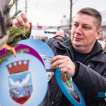 Град Зрењанин у хуманитарној акцији ''Авивов избор за најлепшу новогодишњу јелку Зрењанина''