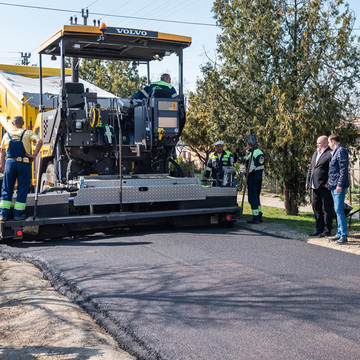 Нови асфалт у једној од најпрометнијих улица у Месној заједници "Сава Ковачевић"