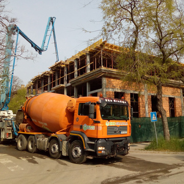 Naziru se obrisi građevine u Gundulićevoj - prvi primer kombinovane gradnje novog i rekonstrukcije srušenog objekta 