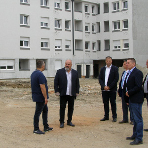 Градоначелник на градилишту у “Малој Америци”: раст станоградње најбољи показатељ привредних кретања у Зрењанину