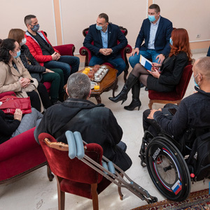 Održan sastanak sa predstavnicima udruženja osoba sa invaliditetom - pomoć grada od nemerljivog značaja   