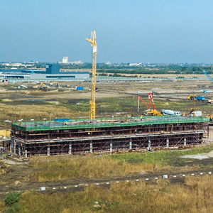 Ovo je najveće gradilište u Srbiji: kranovi, mašine i stotine radnika podižu kompleks “Linglong Tajr” na površini jednakoj 200 fudbalskih igrališta