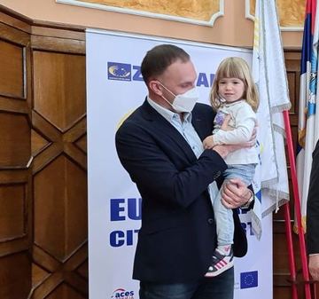 Поводом Међународног дана породице пријем за вишечлану породицу Зечевић - Зрењанин се први у Војводини прикључио и подржао Покрет за децу “Три плус”