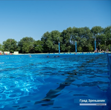 Заменик Саша Сантовац обишао отворени градски базен поводом почетка купалишне сезоне - цена улазнице непромењена у односу на претходну годину 