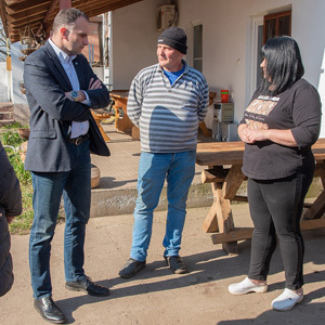 Градоначелник у посети газдинству Поучки у Елемиру: додела кукуруза значајан подстицај сточарима, град припрема нове мере подршке