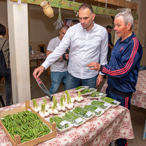 Градоначелник са сарадницима посетио Лукино Село: потенцијали у пољопривреди и органској производњи