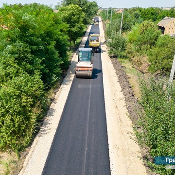 Како је и најављено јула ове године, у току су радови на асфалтирању Јанкове улице у месној заједници Јанков мост
