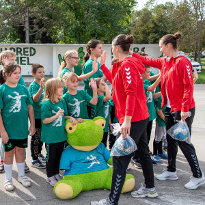Naše reprezentativke, zajedno s decom iz škole "Servo Mihalj" i RK "Lehel", promovisale rukomet i najavile utakmicu Srbija - Bugarska