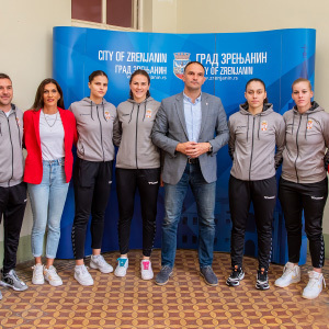 Рукометашице Србије посетиле Градску кућу, градоначелник пожелео успех у сутрашњем наступу и истакао добру сарадњу с националним рукометним савезом