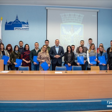 Градоначелник уручио уговоре младим предузетницима који су остварили право на основу јавног конкурса за економско оснаживање младих, из буџета издвојено 3 милиона динара