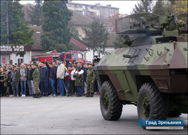 Dan zrenjaninskog garnizona Vojske Srbije - otvorene kapije kasarne za maturante