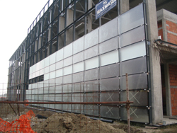 Postavljanje fasade nove hale sportova