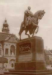 Spomenik Kralju Petru Prvom na istoimenom trgu